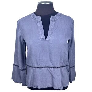 Cloth & Stone by Anthro Casual Gray Bell Sleeve Lace Accent V Neck Blouse (XS)